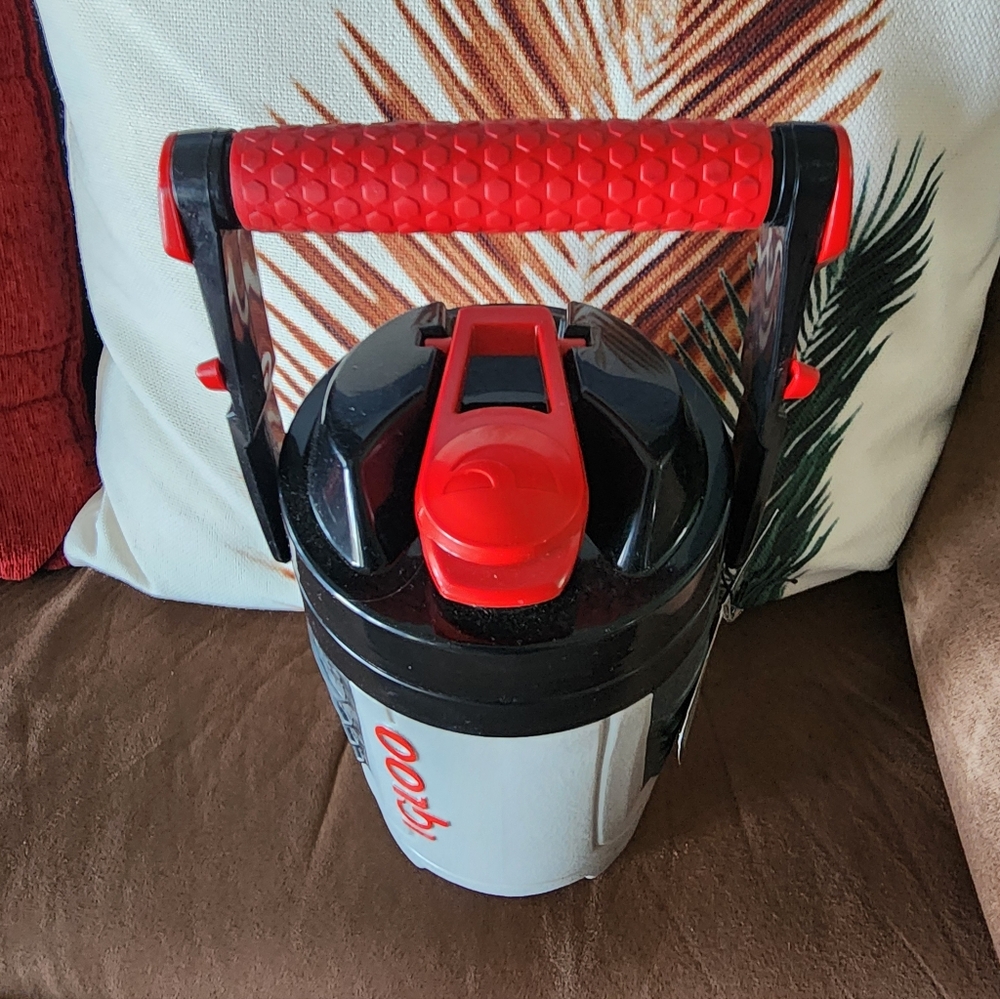 Igloo Gray. Black and Red Portable Insulated Beverage Jug - Picture 2 of 5